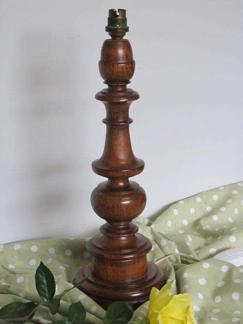 WOODEN LAMPSTAND