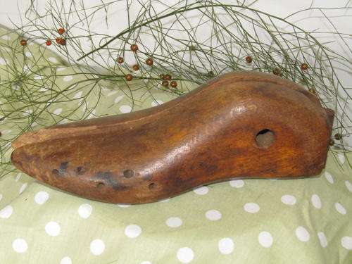 ANTIQUE SHOE TREE LAST