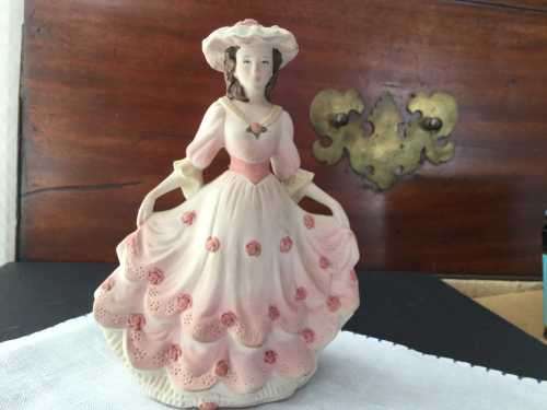 Coalport lady 'Elizabeth' from the collectable Beaumonde Collection