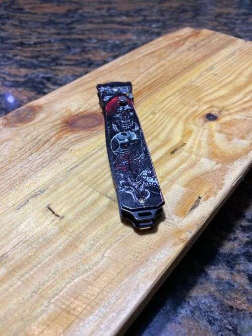 Skull Switch Blade