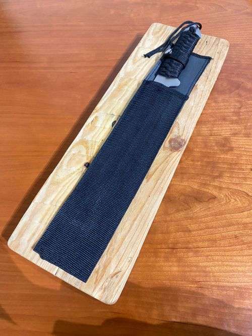 STAINLESS STEEL EAGLE MACHETE WITH POUCH