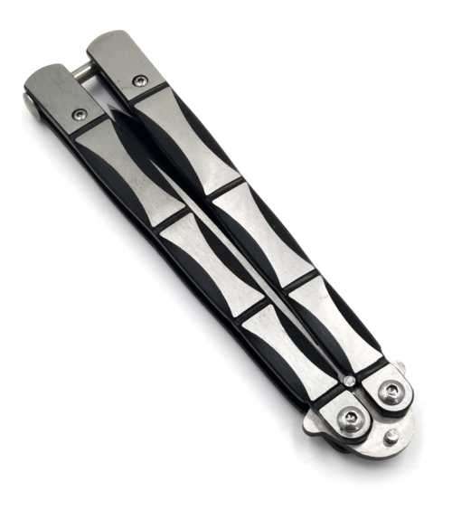 `Flutter Blade: The Elegance of the Butterfly Knife`