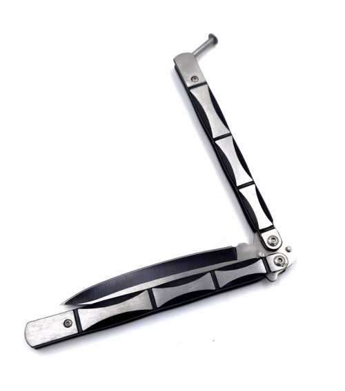 `Flutter Blade: The Elegance of the Butterfly Knife`