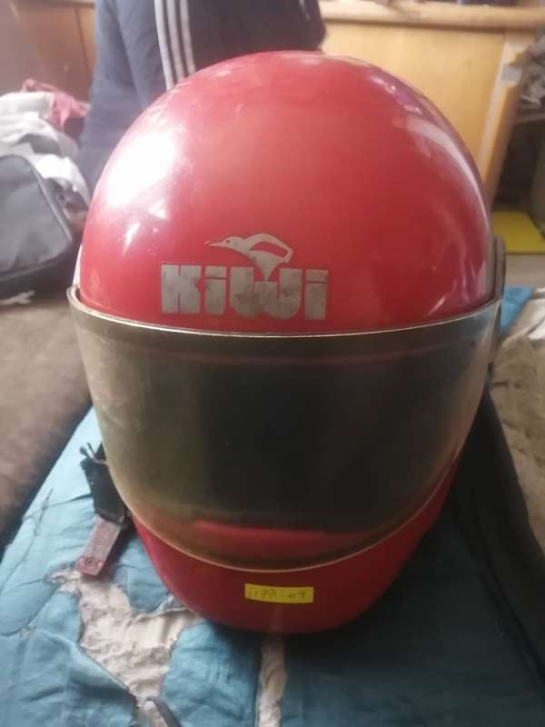 Pre-owned Vintage Red Kiwi  Motorcycle Helmet