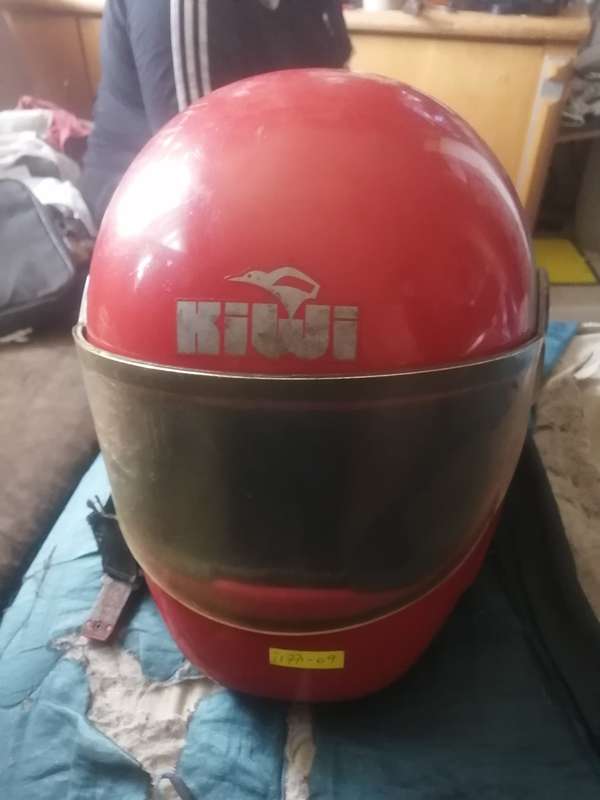 Pre-owned Vintage Red Kiwi  Motorcycle Helmet