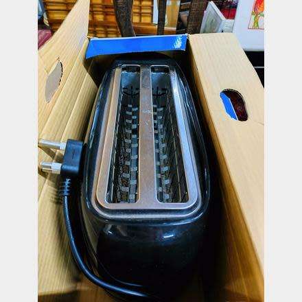 Logik  - 4 Slice  Cool Touch Toaster- Black