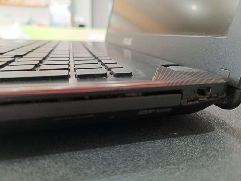 Asus Republic of Gaming Laptop i5 GL553VD