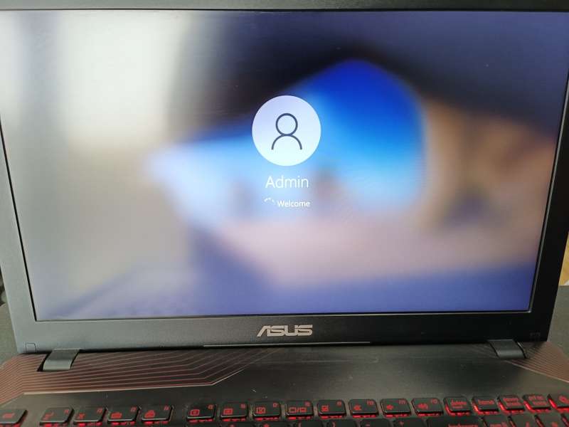 Asus Republic of Gaming Laptop i5 GL553VD