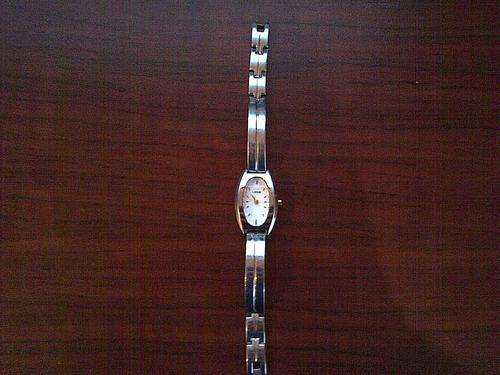 LORUS LADIES WATCH IN GOOD CONDITION