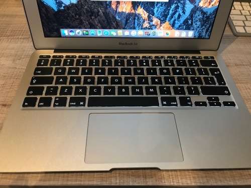MACBOOK AIR 11" INTEL CORE i7, 250GB SSD, 4GB RAM, MacOS SIERRA. EXCELLENT CONDITION!!!!!
