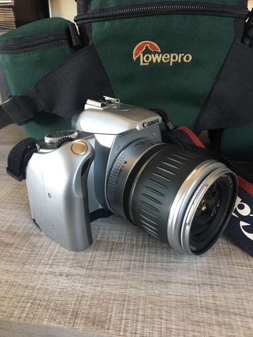 CANON EOS 300V 28mm-90mm SLR FILM CAMERA
