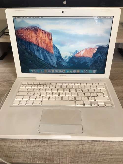 MACBOOK WHITE 13" INTEL CORE 2 DUO @ 2.13GHz 2.13GHz, 2GB RAM, 320GB HDD, OS X EL CAPITAN