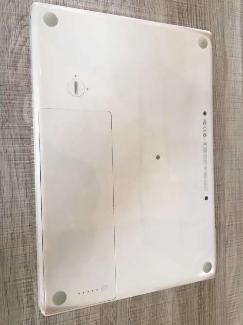 MACBOOK WHITE 13" INTEL CORE 2 DUO @ 2.13GHz 2.13GHz, 2GB RAM, 320GB HDD, OS X EL CAPITAN
