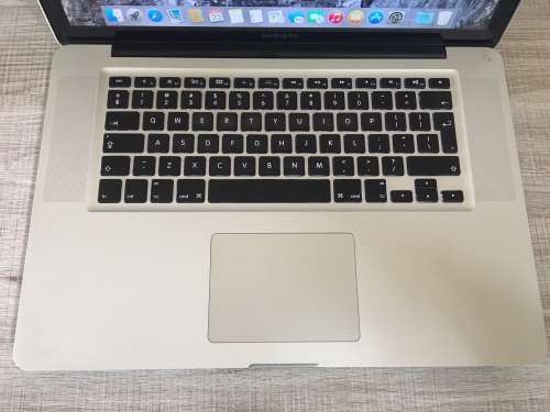 MACBOOK PRO i7, 15" INTEL CORE i7 CPU @ 2,00GHz, 500GB HDD, 4GB RAM, OS X YOSEMITE