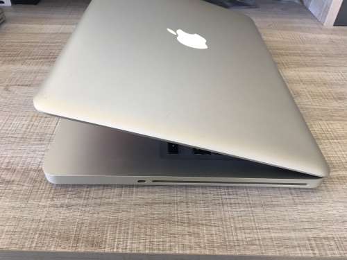 MACBOOK PRO 13" INTEL CORE 2 DUO  2.53GHz 2.53GHz, 500GB HDD, 4GB RAM, NVIDIA GEFORCE 9400M GRAPHICS