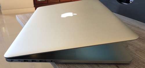MACBOOK PRO RETINA 15" INTEL CORE i7, 240GB SSD, 16GB RAM, 2.40GHz, QUAD CORE, DUAL GRAPHICS