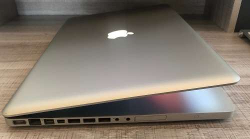 MACBOOK PRO 17" INTEL CORE i5, 500GB HDD, 4GB RAM, 2.53GHz. EXCELLENT CONDITION!!!