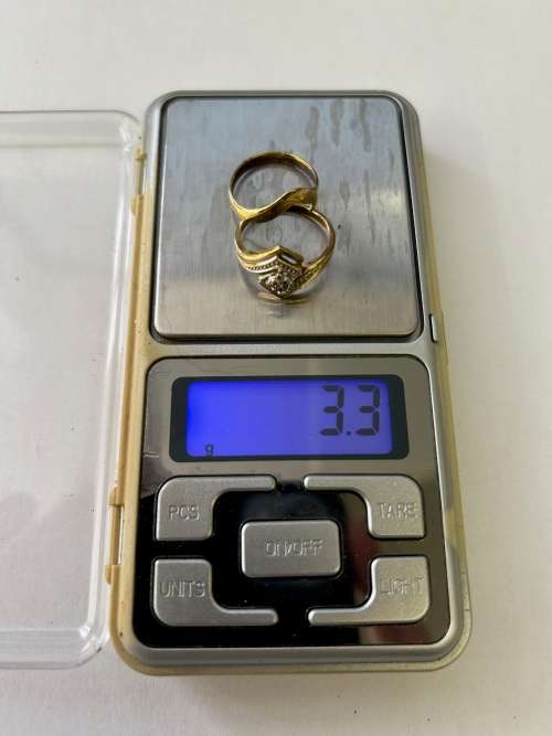 9ct SOLID GOLD ENGAGEMENT RING SET CUBIC ZIRCONA 3.3 GRAMS