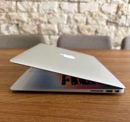 MACBOOK AIR 13`  INTEL CORE i7, 128GB SSD, 8GB RAM, 1.7GHZ 2013
