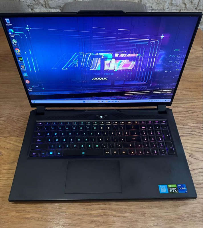 Gigabyte AORUS XE4, RTX 3070Ti GPU, Intel Core i7-12700H 4.70GHz 14-Core 17.3" Full HD360Hz IPS 32GB