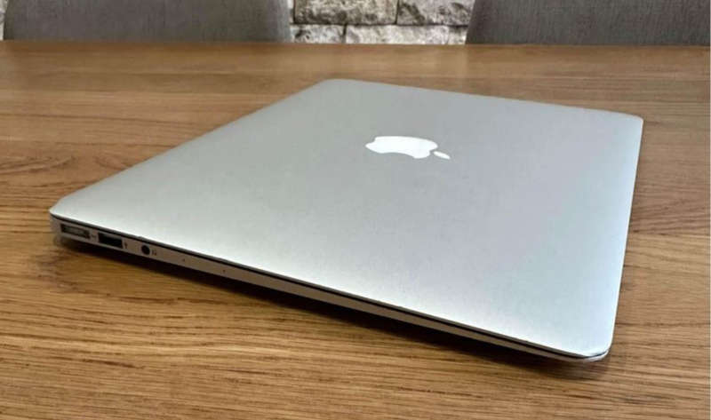 MACBOOK AIR 13`  INTEL CORE i5, 128GB SSD, 4GB RAM, 1.4GHZ  Mid 2014, MacOS Big Sur, NEW BATTERY