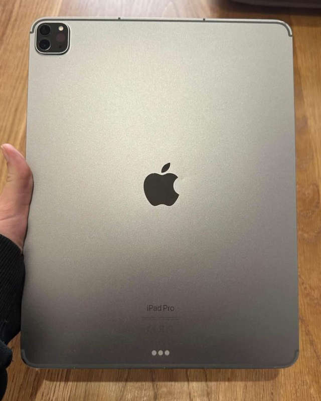 iPad Pro 12.9-inch, M2, 6th Generation, 128GB, WiFi + Cellular A2437