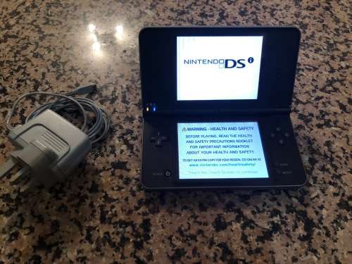 *** Nintendo DSi XL + 1 Game, CRAZY R1!!!***