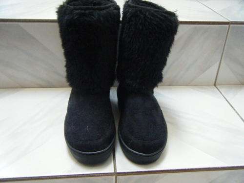 One pair Size 5 winter boots