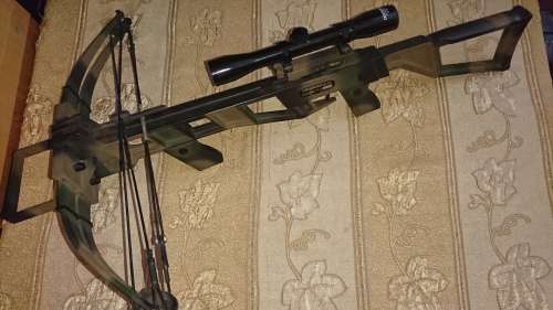 Collector's Crisbow Quadro 2000 Camouflage Compound Hunting Crossbow