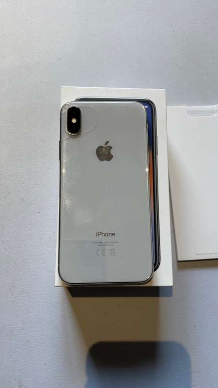 Apple iPhone X - 64GB capacity (Silver)