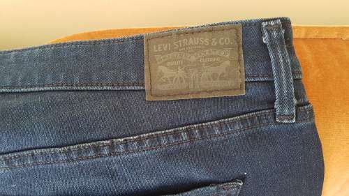 Levi size 24 Women