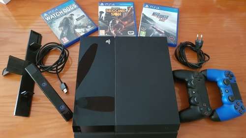 PS4 1TB Console +3 games,2 controllers and camera (Pre-Owned)