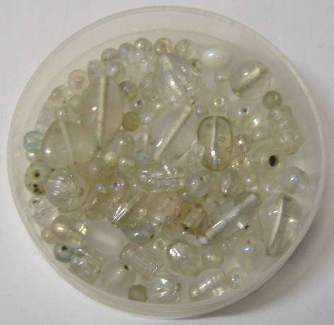 STARTER BEAD PACK IN CLEAR/WHITE