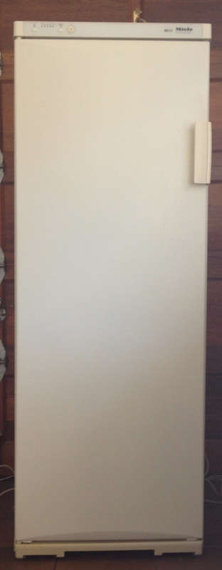 MIELE Upright Freezer - Model F7431S - 267 Litre Capacity