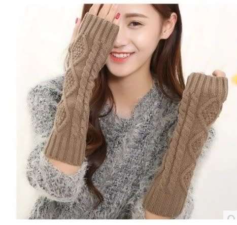 Knitted Fingerless glove, pull up sleeve