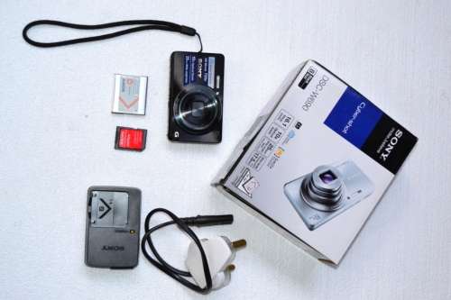 Sony Cyber-shot Digital Camera (DSC-W690)