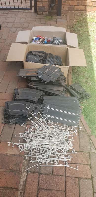 Scalextric Scrapyard Items (Collection only)