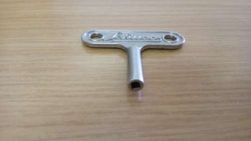 Schuco wind up key no3