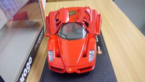 Ferrari Enzo 1.24 Burago