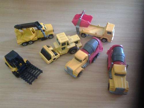 lot of 6 Majorette construction vehicles