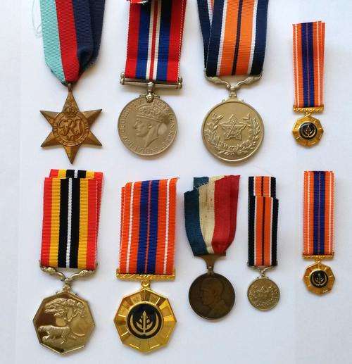 Excellent 9 Medals Collection