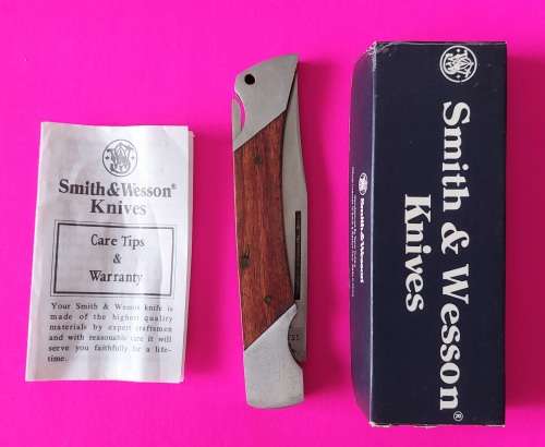 Smith and Wesson Knives Collectors Pocket Knife