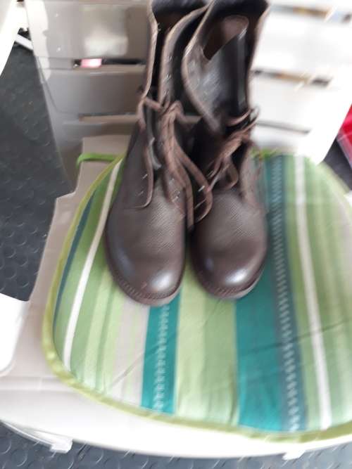 South Africa Armry Size 8 Boots Very Good Condition