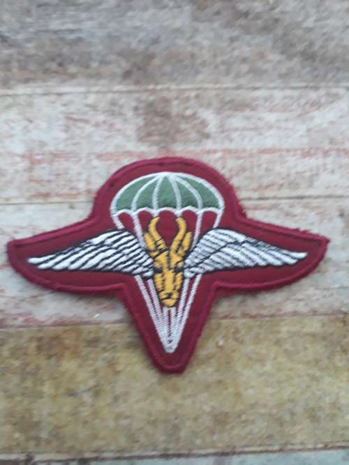 South Africa Army  1.PARACHUTE BATTALION IRON/SEW ON BERET BADGE