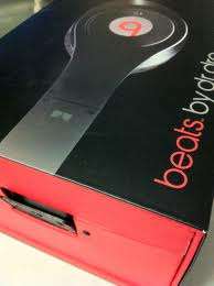 MASSIVE----Beats By Dr. Dre Studio Headphones (BLACK AND RED)---- demo item!!!!