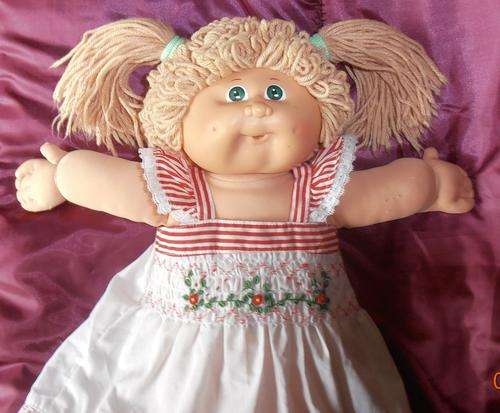 Cabbage Patch Kids Doll - Adorable girl "Kelly"