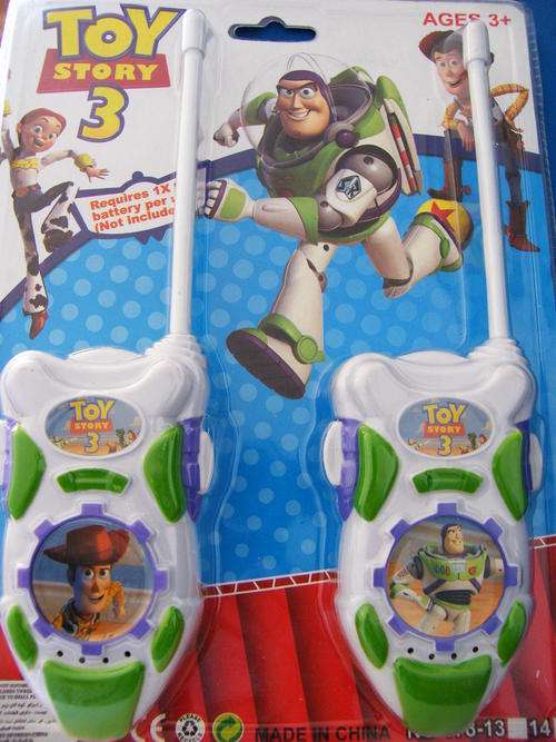 GREAT GREAT GIFT - TOY STORY WALKIE TALKIES - HOURS OF FUN