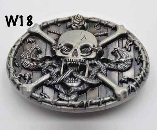 W18 - BELT BUCKLE / SKULL AND SNAKES