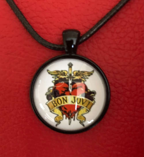 BJV - 30MM DOME PENDANT ROCK BAND ON BLACK ROPE - BON JOVI