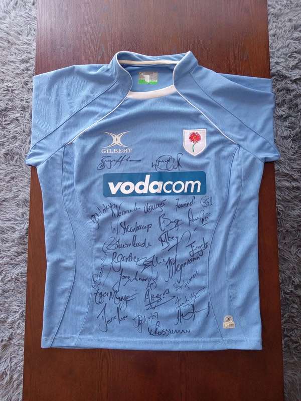 Blue Bulls shirt signed by 2007 super 14 team